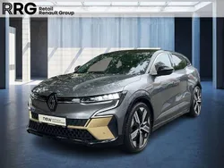 Grau Gebraucht 2022 Renault Mégane Iconic Limousine | 24.990 € (Guter Preis)