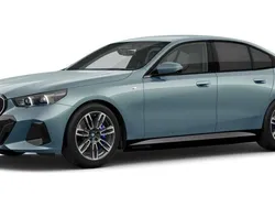 Grün Gebraucht 2024 BMW i5 Comfort Edition Limousine | 58.926 € (Etwas zu teuer)