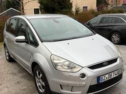 Grau Gebraucht 2006 Ford S-MAX Trend Van / Kleinbus | 4.500 € (Teuer)