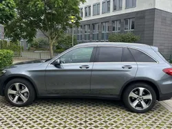 Grau Gebraucht 2018 Mercedes GLC220 SUV | 31.500 € (Fairer Preis)