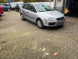 Silber Gebraucht 2005 Ford Focus Limousine | 2.980 € (Etwas zu teuer)