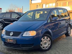 Blau Gebraucht 2003 VW Touran Trendline Van / Kleinbus | 2.499 € (Teuer)