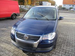 Blau Gebraucht 2009 VW Touran Van / Kleinbus | 4.500 € (Teuer)