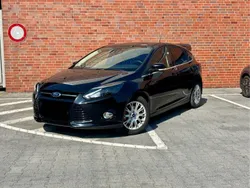 Schwarz Gebraucht 2011 Ford Focus Titanium Limousine | 5.500 € (Fairer Preis)