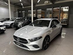 Iridiumsilber metalliclack (metallic) Gebraucht 2023 Mercedes A180 Progressive Limousine | 25.990 € (Guter Preis)