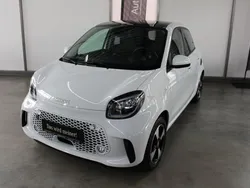 Karosserie in white Gebraucht 2021 Smart ForFour Electric Drive Limousine | 14.490 € (Teuer)