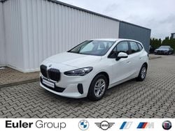 Weiss Gebraucht 2022 BMW 218 Active Tourer Van / Kleinbus | 22.988 € (Guter Preis)
