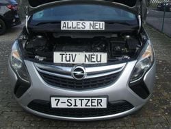 Grau Gebraucht 2014 Opel Zafira Van / Kleinbus | 5.850 € (Fairer Preis)