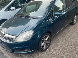 Grün Gebraucht 2008 Opel Zafira Van / Kleinbus | 2.000 € (Guter Preis)