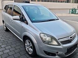 Silber Gebraucht 2010 Opel Zafira Sport Van / Kleinbus | 1.500 € (Guter Preis)
