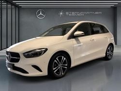 Weiß Gebraucht 2024 Mercedes B200 Progressive Van / Kleinbus | 30.880 € (Guter Preis)