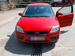 Rot Gebraucht 2006 Ford Focus Fun X Kombi | 1.699 € (Fairer Preis)