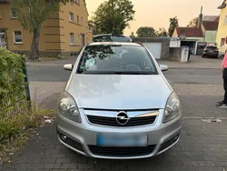 Grau Gebraucht 2005 Opel Zafira Van / Kleinbus | 2.400 € (Fairer Preis)