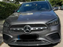 Grau Gebraucht 2024 Mercedes GLA200 AMG line SUV | 41.300 € (Fairer Preis)