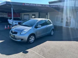 Silber Gebraucht 2006 Toyota Yaris Limousine | 999 € (Superpreis)