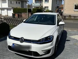 Weiß Gebraucht 2020 VW e-Golf Kleinwagen | 16.500 € (Etwas zu teuer)
