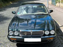 Grün Gebraucht 1998 Jaguar XJ8 Executive Limousine | 12.500 €
