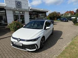Weiß Gebraucht 2024 VW Golf VIII GTE Limousine | 42.950 €
