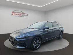 Grau Gebraucht 2024 Hyundai i30 Advanced Limousine | 24.250 € (Etwas zu teuer)