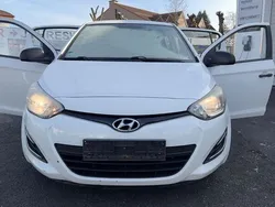 Weiß Gebraucht 2014 Hyundai i20 Edition Limousine | 2.000 € (Superpreis)