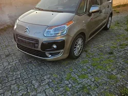 Andere farben Gebraucht 2009 Citroën C3 Picasso Van / Kleinbus | 3.850 € (Fairer Preis)