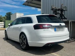 Weiß Gebraucht 2016 Opel Insignia Kombi | 10.500 € (Fairer Preis)