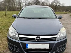 Grau Gebraucht 2006 Opel Astra Edition Limousine | 2.490 € (Fairer Preis)