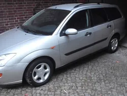Silber Gebraucht 2001 Ford Focus Ghia Kombi | 2.250 € (Fairer Preis)