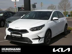 Carraraweiß Neu 2025 Kia Ceed Limousine | 28.190 € (Fairer Preis)