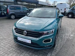 Grün Gebraucht 2020 VW T-Roc Cabriolet R-line Cabrio | 20.990 €