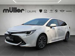 Weiß Gebraucht 2021 Toyota Corolla Team Kombi | 22.490 € (Guter Preis)