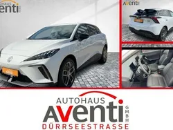 Dover white Gebraucht 2025 MG MG4 EV Luxury Kleinwagen | 27.899 € (Fairer Preis)