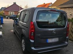 Grau Gebraucht 2018 Opel Combo Life Van / Kleinbus | 7.350 €
