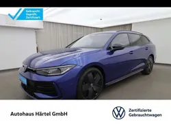 Reef blue, metallic Gebraucht 2024 VW Passat Style Kombi | 41.300 € (Teuer)