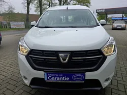 Weiß (gletscherweiss) Gebraucht 2018 Dacia Dokker Comfort Van | 9.500 € (Fairer Preis)