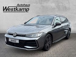 Grau Gebraucht 2024 VW Passat Style Kombi | 40.830 € (Fairer Preis)