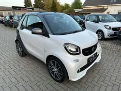 Weiß/grau Gebraucht 2018 Smart ForTwo Cabrio Brabus Xclusive Cabrio | 29.899 € (Teuer)