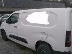 Weiß Gebraucht 2021 Opel Combo Van / Kleinbus | 4.150 €
