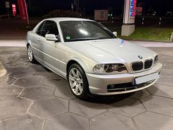 Silber Gebraucht 2001 BMW 320 Cabriolet Cabrio | 19.000 €