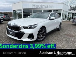 Weiss Gebraucht 2024 BMW 520 Comfort Edition Kombi | 59.450 € (Teuer)