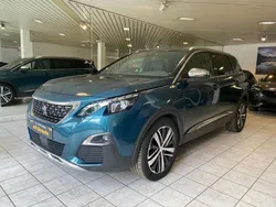 Grün Gebraucht 2019 Peugeot 5008 GT Van / Kleinbus | 17.950 € (Superpreis)