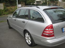 Silber metallic Gebraucht 2004 Mercedes C220 Classic Kombi | 11.500 €