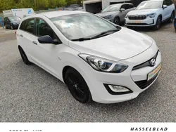 Weiß Gebraucht 2015 Hyundai i30 Style Kombi | 7.750 € (Fairer Preis)