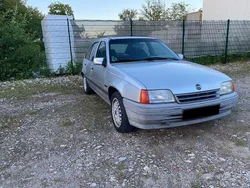 Silber Gebraucht 1991 Opel Kadett Limousine | 2.500 €