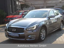 Grau Gebraucht 2015 Infiniti Q70 Premium Limousine | 15.890 €