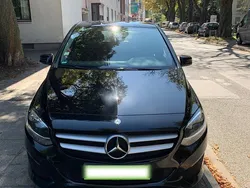 Schwarz Gebraucht 2016 Mercedes B180 Van / Kleinbus | 7.999 € (Guter Preis)