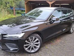 Schwarz Gebraucht 2021 Volvo V60 Momentum Kombi | 26.790 € (Superpreis)