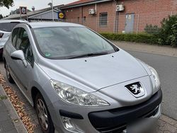Silber Gebraucht 2007 Peugeot 308 Kleinwagen | 1.700 €