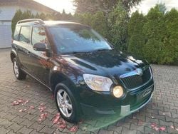 Schwarz Gebraucht 2010 Skoda Yeti Active SUV | 4.990 € (Etwas zu teuer)
