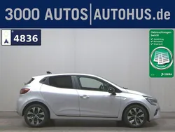 Platingrau Gebraucht 2023 Renault Clio V Limousine | 12.680 € (Superpreis)